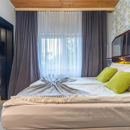 Apartment Amber Rewal